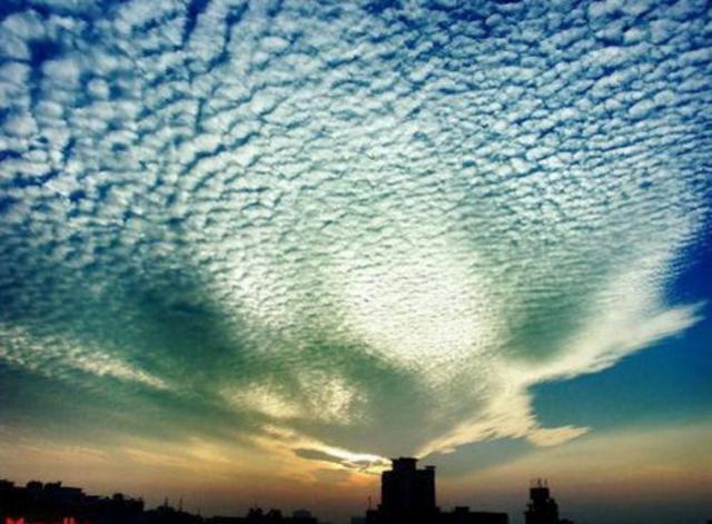 什么云会下雨?气象小编教你观云识雨(组图) 什么云会下雨?气象小编教你观云识雨(组图)