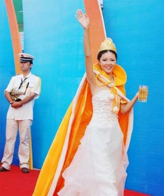 盘点青岛历届啤酒女神 昔日美女多数已成人妻 盘点青岛历届啤酒女神 昔日美女多数已成人妻