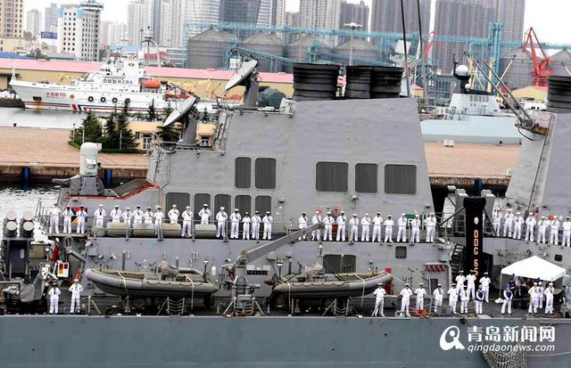 高清:美国海军本福德号驱逐舰首次访问青岛