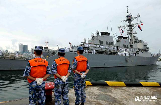 高清:美国海军本福德号驱逐舰首次访问青岛