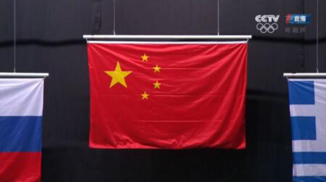 我们的国旗应该是这样的.