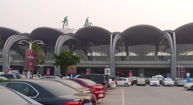 青岛机场停车费标准今调整 前15分钟免费