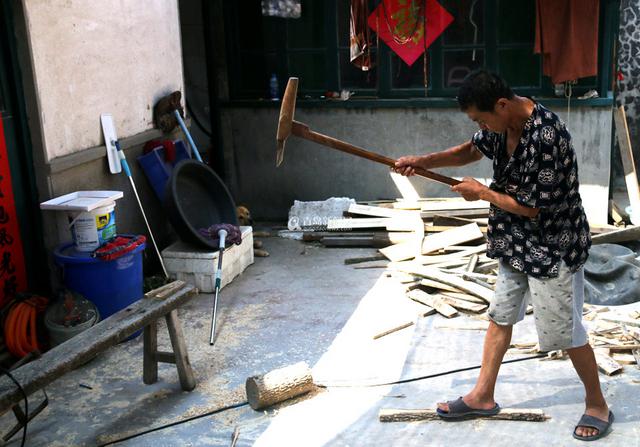 红岛渔民手工造古船模型：给多少钱都不卖(图)