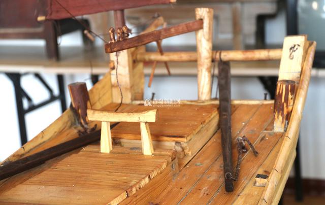 红岛渔民手工造古船模型：给多少钱都不卖(图)