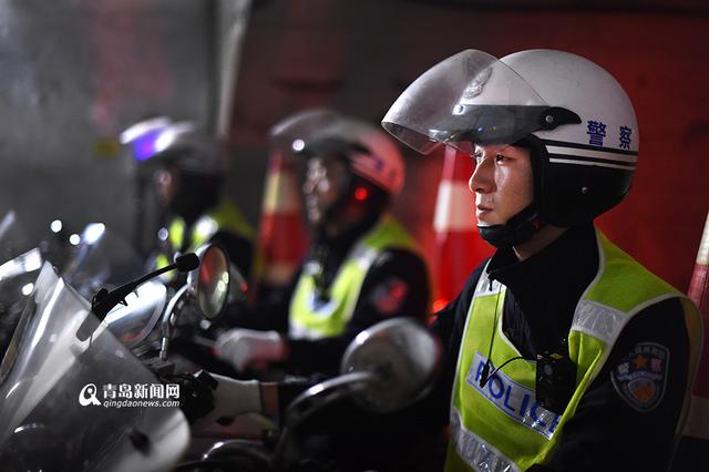 【青岛故事】海底84.2米 走近隧道守护人(图)