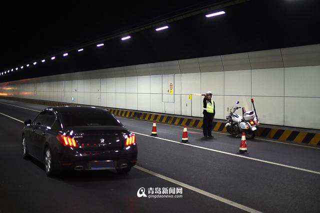 【青岛故事】海底84.2米 走近隧道守护人(图)