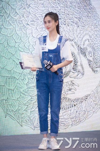 组图：青岛媳妇baby太会穿 靠衣品俘获男神