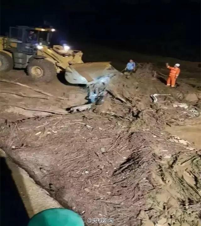     陕西安塞暴雨引发山洪 7人死亡1人失踪