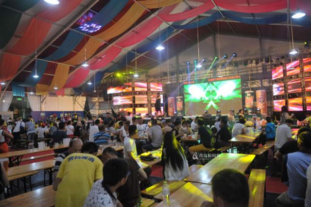 啤酒节崂山会场晚上嗨不停 闭城推迟半小时