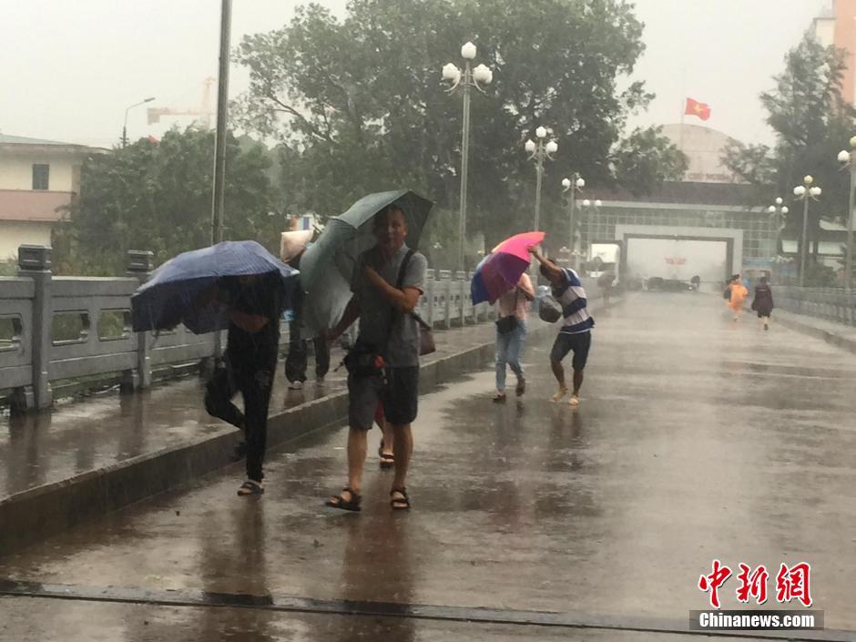 台风“电母”携暴雨袭击中越边境