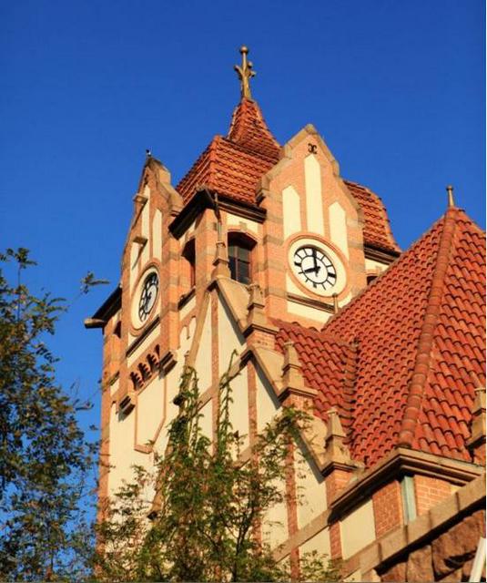 盘点驴友心中的青岛五大钟楼 火车站成标志(图)