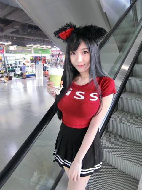 泰国网红“棒糖妹”私照曝光