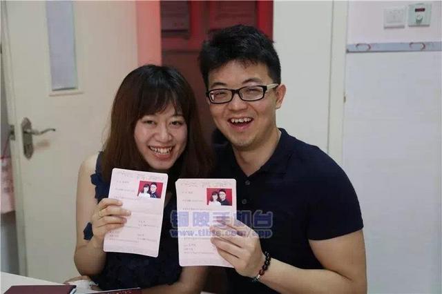 学霸夫妻走红：从初中同桌到牛津读博