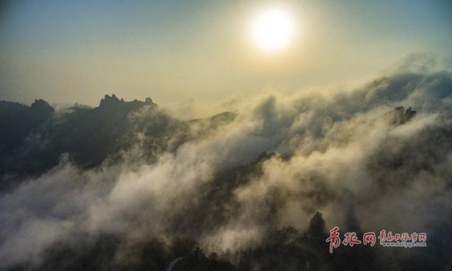 高清:航拍初秋醉美崂山 北九水溪流淙淙美如画