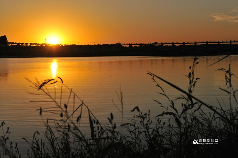 高清：实拍夕阳下的大沽河 落日余晖洒满母亲河
