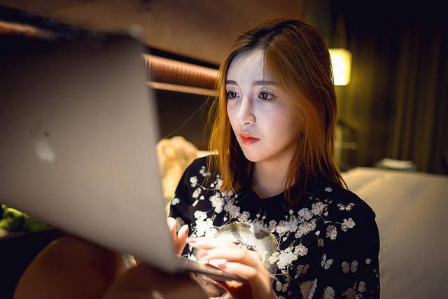 海外学霸变身女主播 