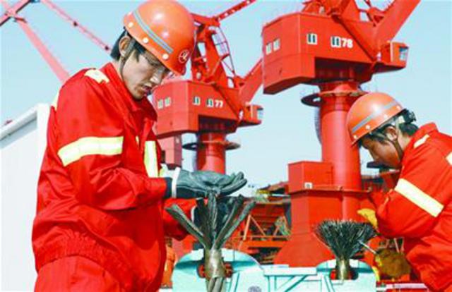 【大国工匠•青岛故事】青岛港优秀技工变工匠