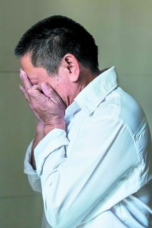 小区内3岁女童殒命车轮下 司机疑边开车边打电话