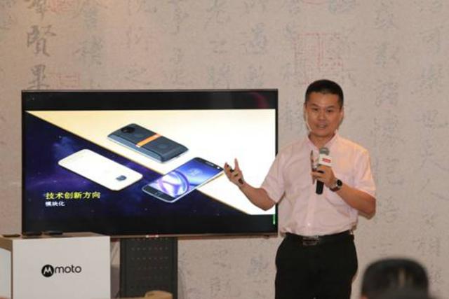 E:\工作记录\2016 联想\2016-8 联想山东大区媒体高层俱乐部\2016-8-30 总编俱乐部\3 新闻稿+图片\新闻稿配图-小\联想集团高级副总裁 移动业务集团联席总裁陈旭东_small.jpg