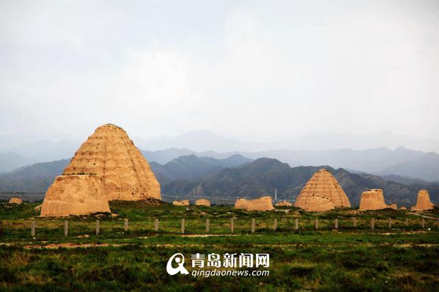 高清:夕阳下的西夏陵 雄浑贺兰山麓的神秘存在