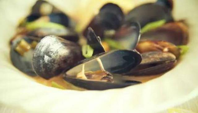 组图:关于秋季吃海鲜的常识和禁忌 拿好不谢! 组图:关于秋季吃海鲜的常识和禁忌 拿好不谢!