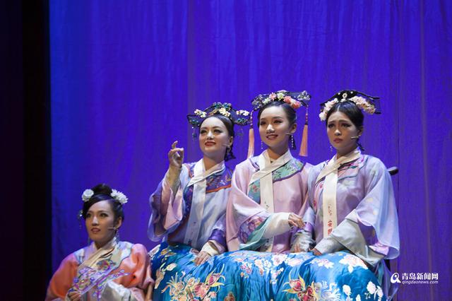 高清:各宫小主驾到 话剧版《甄嬛传》登陆青岛 高清:各宫小主驾到 话剧版《甄嬛传》登陆青岛