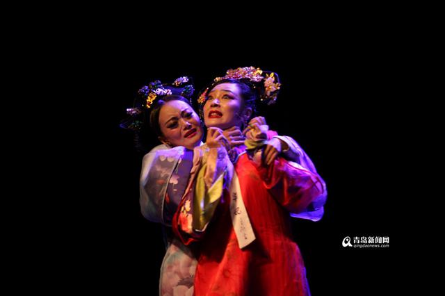 高清:各宫小主驾到 话剧版《甄嬛传》登陆青岛 高清:各宫小主驾到 话剧版《甄嬛传》登陆青岛
