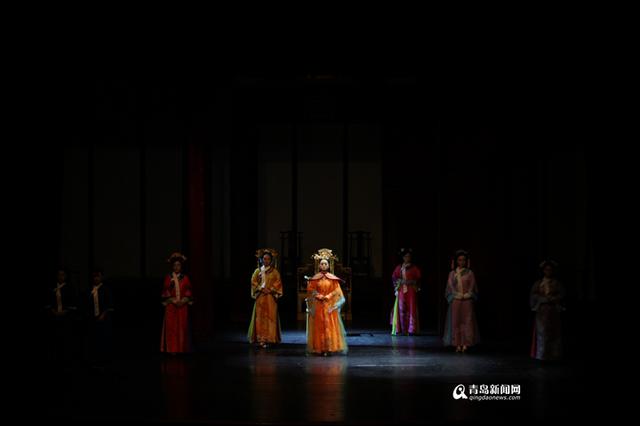 高清:各宫小主驾到 话剧版《甄嬛传》登陆青岛 高清:各宫小主驾到 话剧版《甄嬛传》登陆青岛