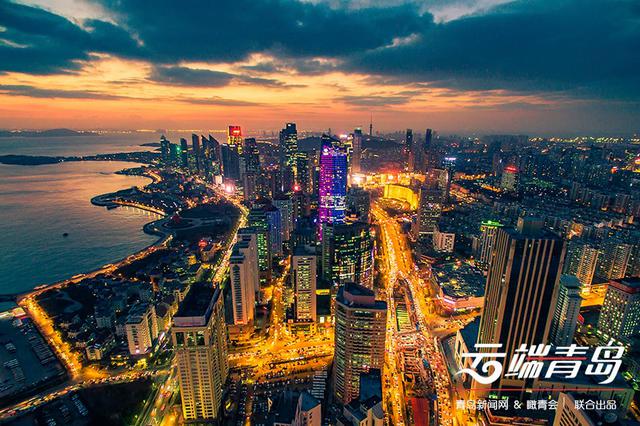 【云端青岛】夕阳下的跨海大桥 犹如城市脉搏