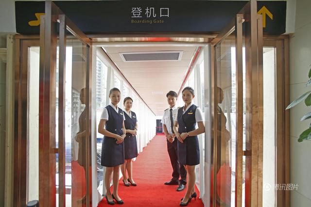 中国首家全真飞机餐厅武汉开门营业
