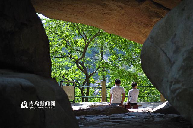 【无腿少年追踪】太励志 和偶像双手登崂山 【无腿少年追踪】太励志 和偶像双手登崂山