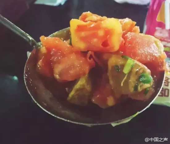 中学西红柿炒月饼 食堂师傅：口感极好