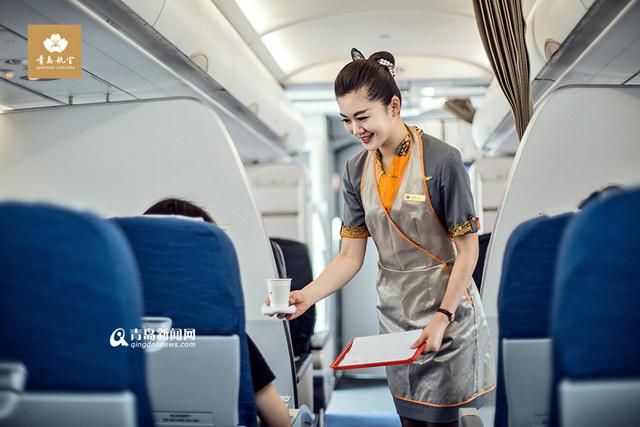 高清:实拍青航全明星空乘团队 空姐空少颜值高 高清:实拍青航全明星空乘团队 空姐空少颜值高