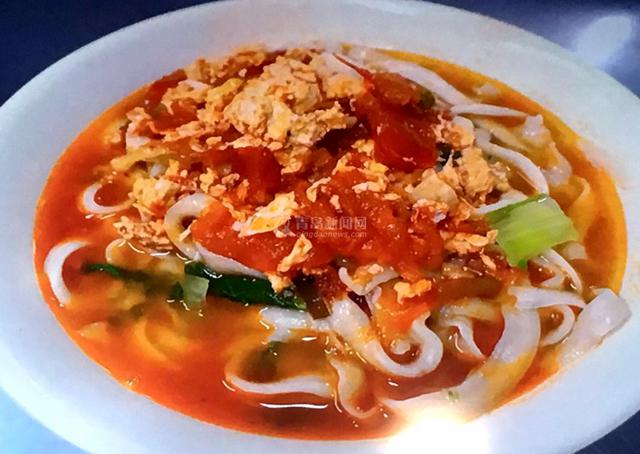 高清:探访山大青岛校区食堂 削面用上了机器人