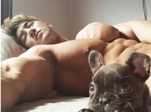     男子15年练出一身变态肌肉 神还原动漫角色