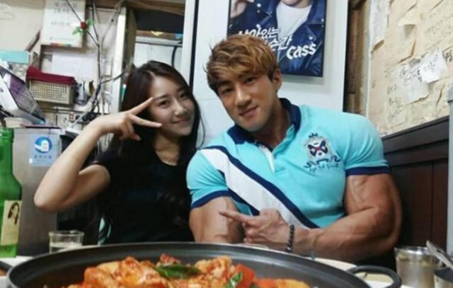     男子15年练出一身变态肌肉 神还原动漫角色