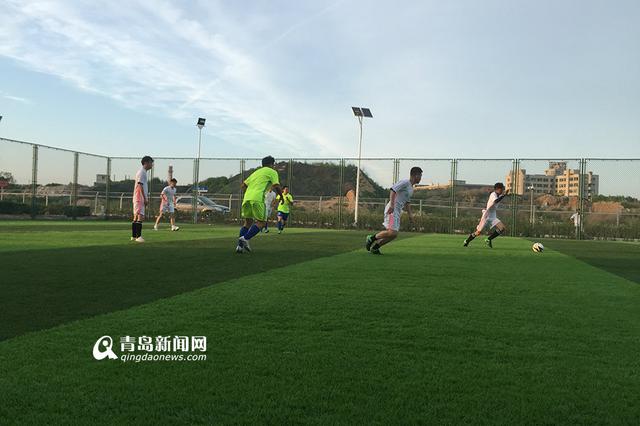 高清:揭秘地铁检修班组 车库如蒸笼高压电相伴