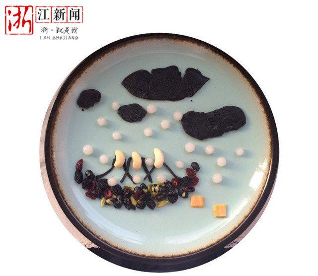 妈妈为女儿做“古诗早餐” 吃着吃着把诗就背了