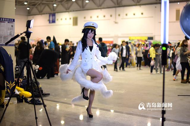 高清:实拍青岛DC10动漫展 高颜值御姐萝莉抢镜 高清:实拍青岛DC10动漫展 高颜值御姐萝莉抢镜