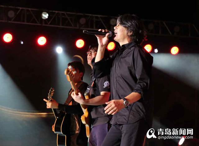 即墨古城民谣节唱响 老狼携经典老歌嗨翻全场