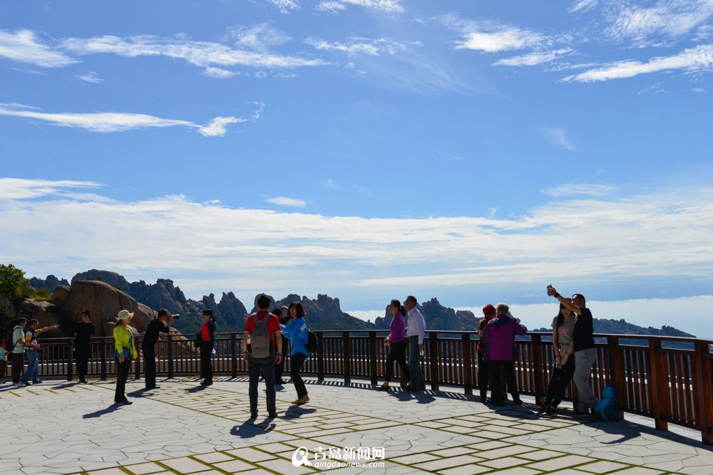 高清:烟雨蒙蒙秋意渐浓 巨峰霸屏美图来了