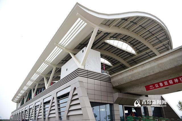 高清:实拍地铁11号线钱谷山站 似海鸟展翅 高清:实拍地铁11号线钱谷山站 似海鸟展翅