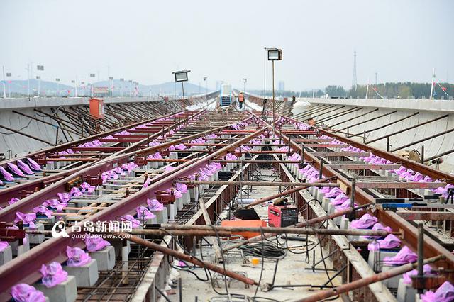 高清:实拍地铁11号线钱谷山站 似海鸟展翅 高清:实拍地铁11号线钱谷山站 似海鸟展翅