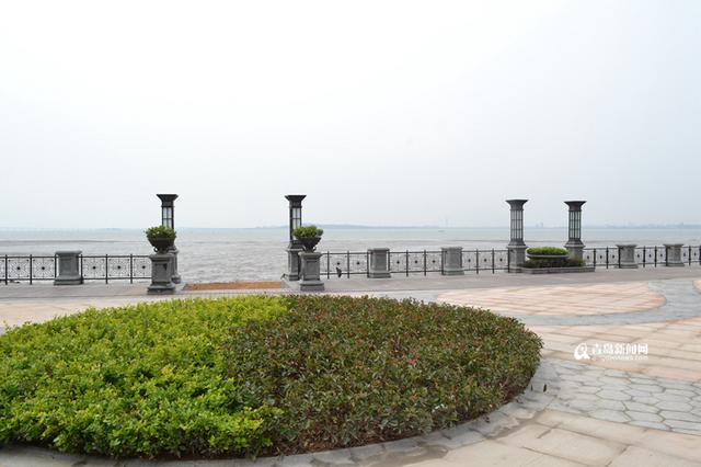 高清：实拍胶州湾绿道 两层堤坝让你看爽海景