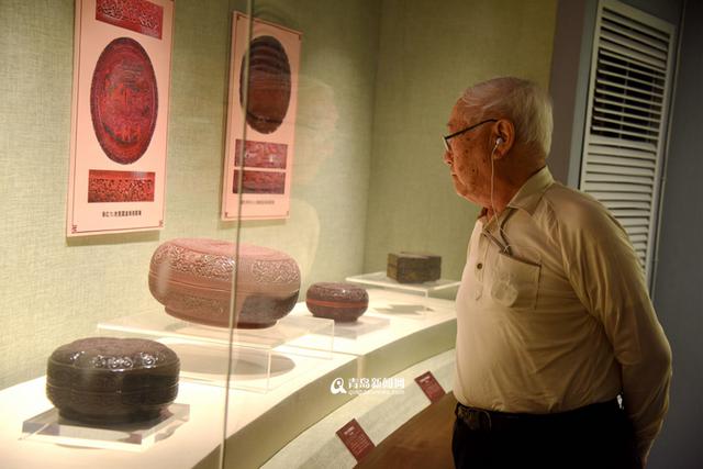 组图:青岛博物馆添宝物 收藏家后人捐南宋茶盘