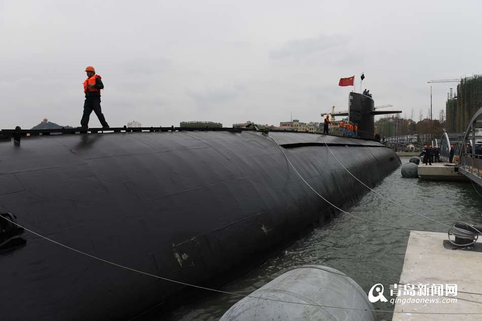 高清：我国首艘核潜艇退役 进驻海军博物馆