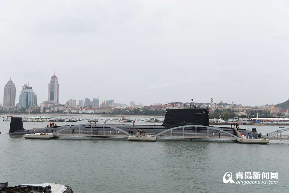 高清：我国首艘核潜艇退役 进驻海军博物馆