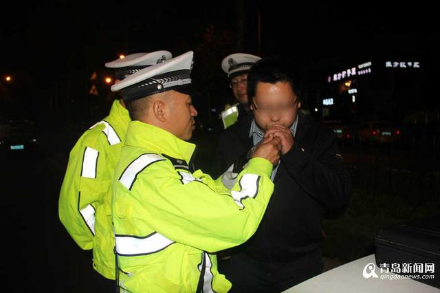 青岛曝光52名酒司机 男子实习期内酒驾上高速 青岛曝光52名酒司机 男子实习期内酒驾上高速