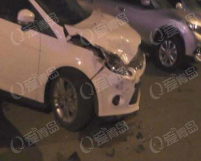 SUV变成保龄球 撞车后腾空致七车受伤 SUV变成保龄球 撞车后腾空致七车受伤