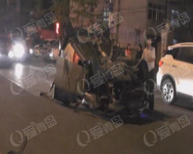SUV变成保龄球 撞车后腾空致七车受伤 SUV变成保龄球 撞车后腾空致七车受伤